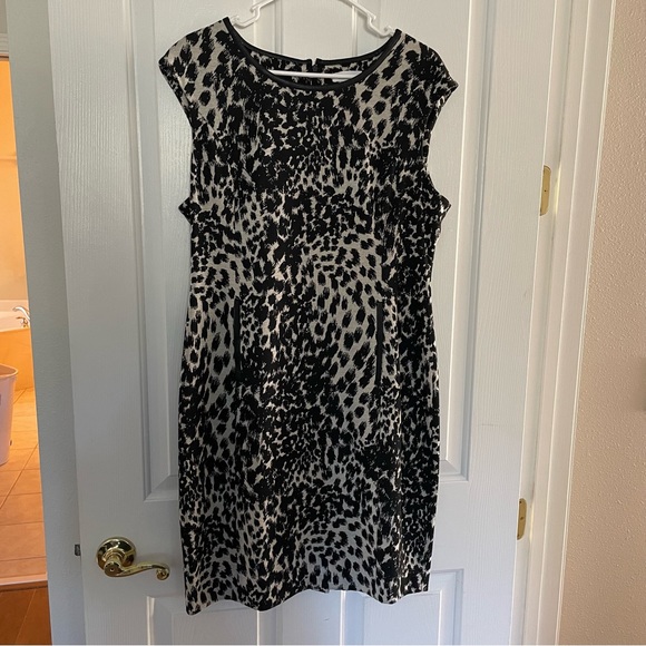Women’s Animal Print Cocktail Dress - Picture 2 of 4